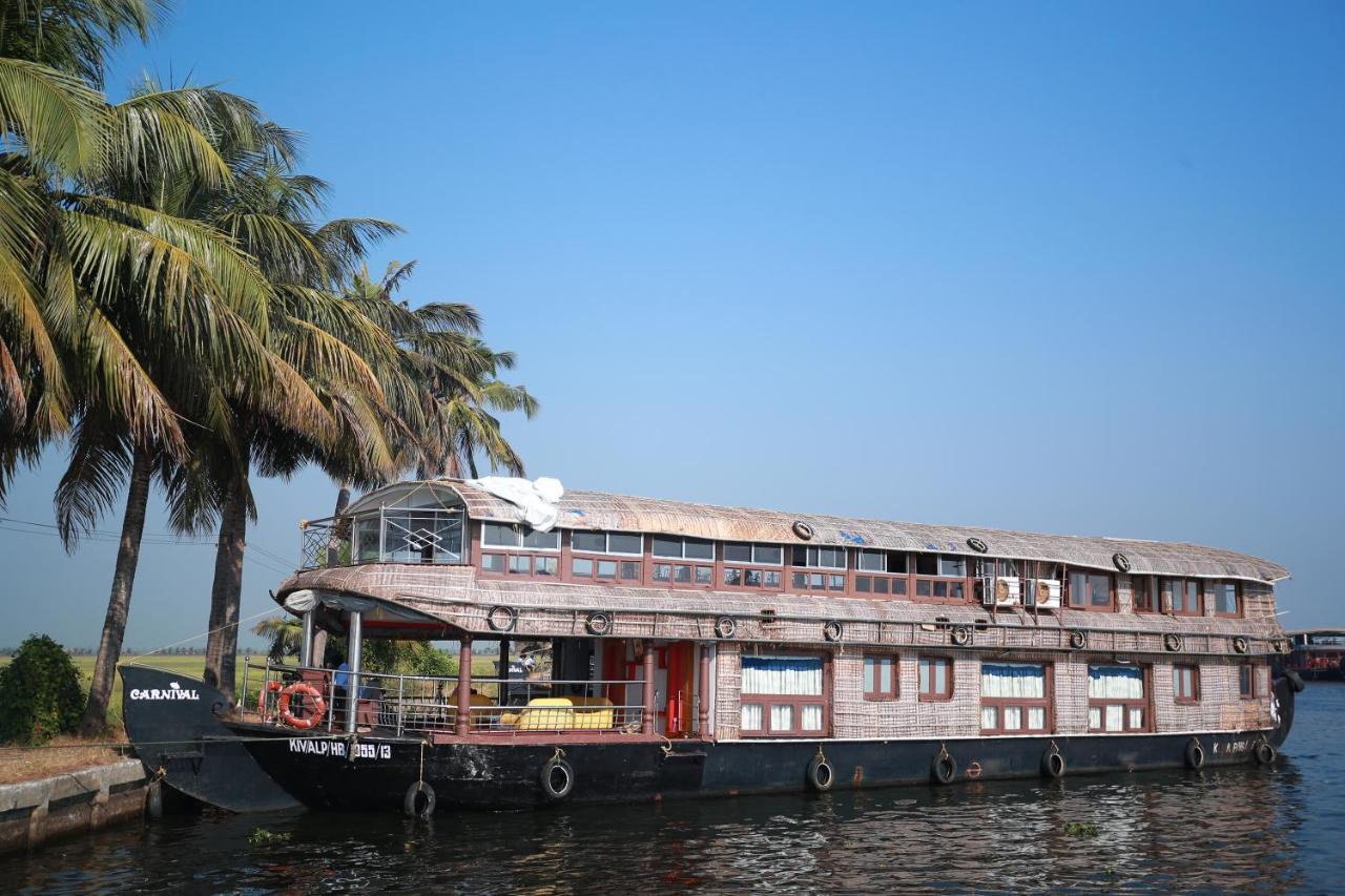 فندق Alappuzhaفي  Sreekrishna Houseboat C/O Sreekrishna Ayurveda Panchakarma Centre المظهر الخارجي الصورة