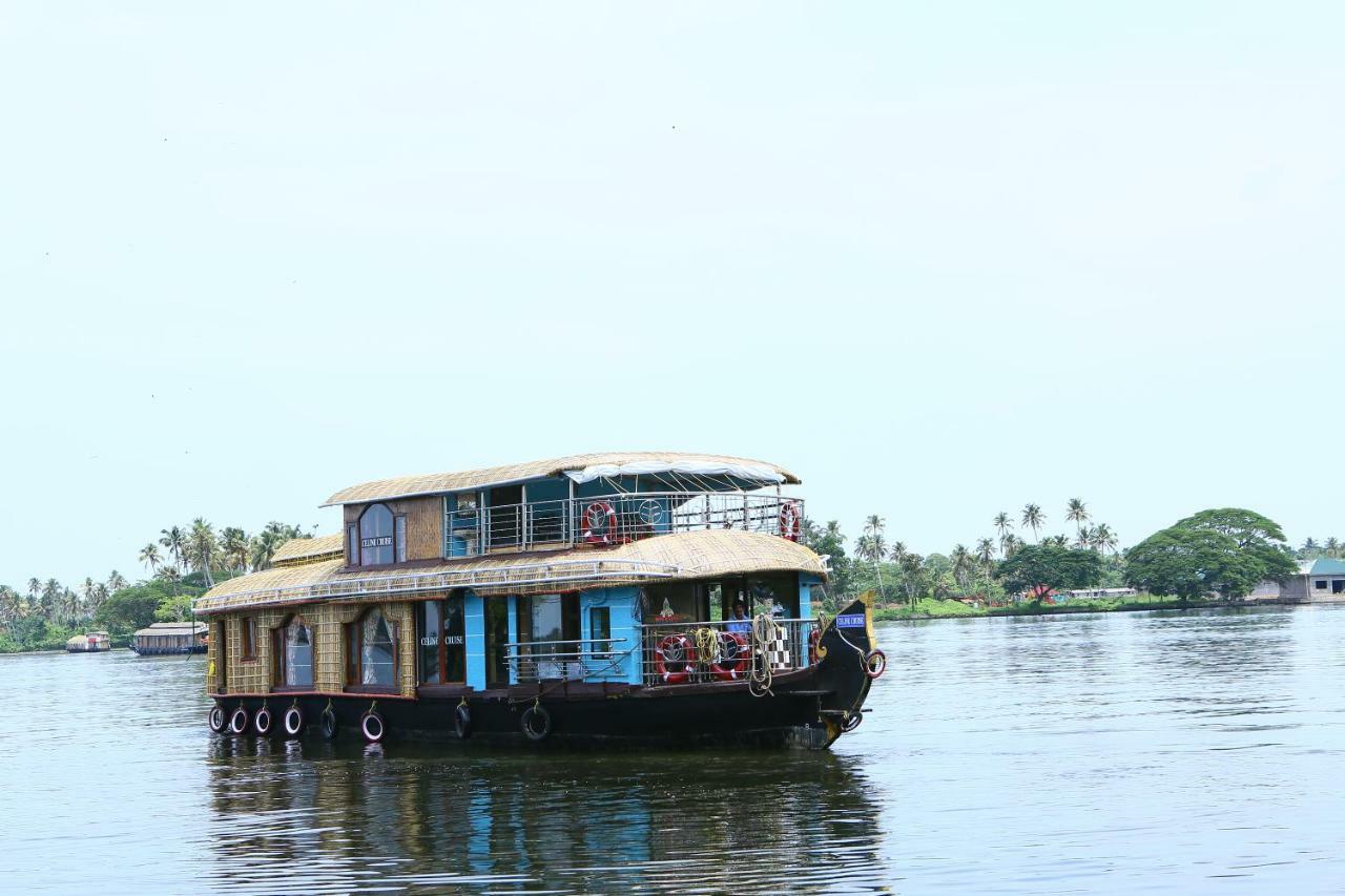 فندق Alappuzhaفي  Sreekrishna Houseboat C/O Sreekrishna Ayurveda Panchakarma Centre المظهر الخارجي الصورة